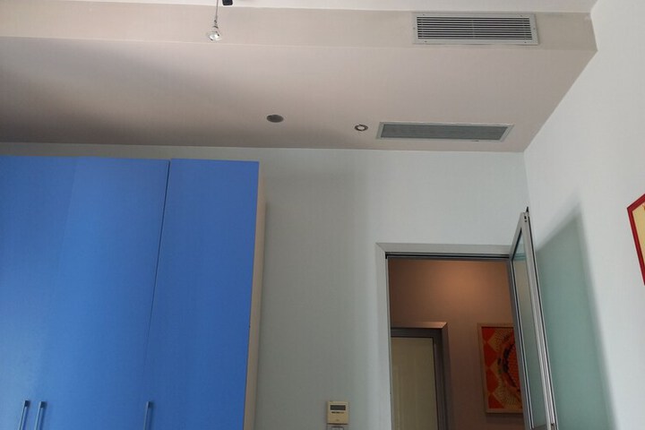 Room 10 of 25