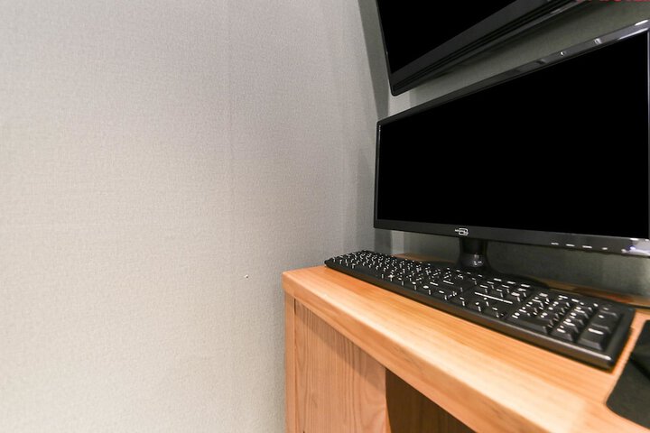 Photo 10
