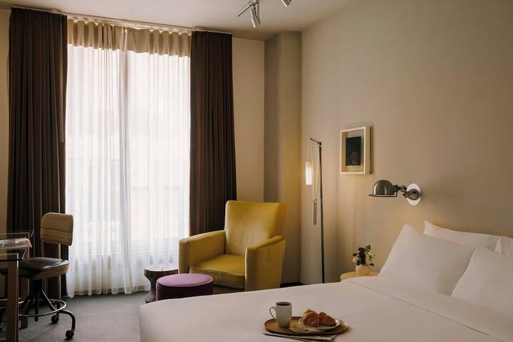 Room 34 of 71