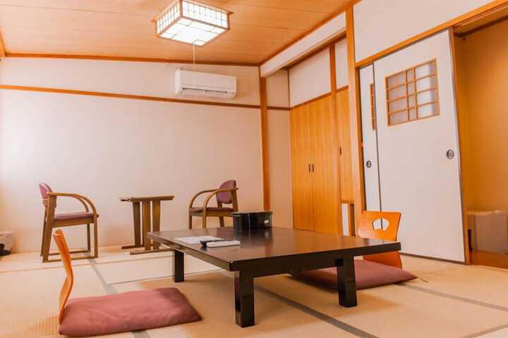 Room 10 of 47