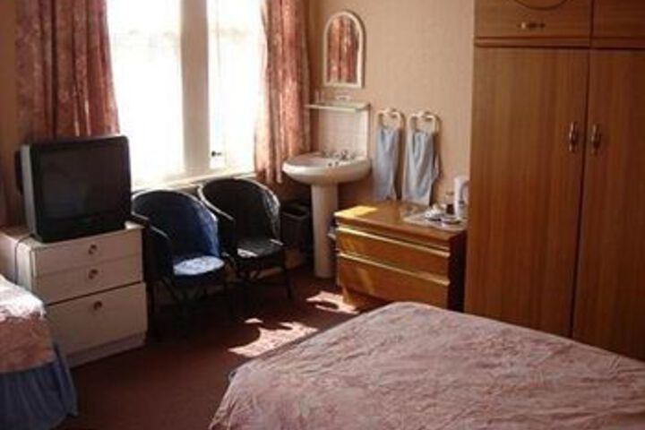 Room 9 of 29