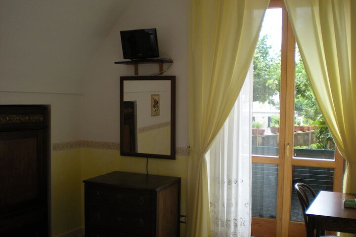 Room 5 of 39