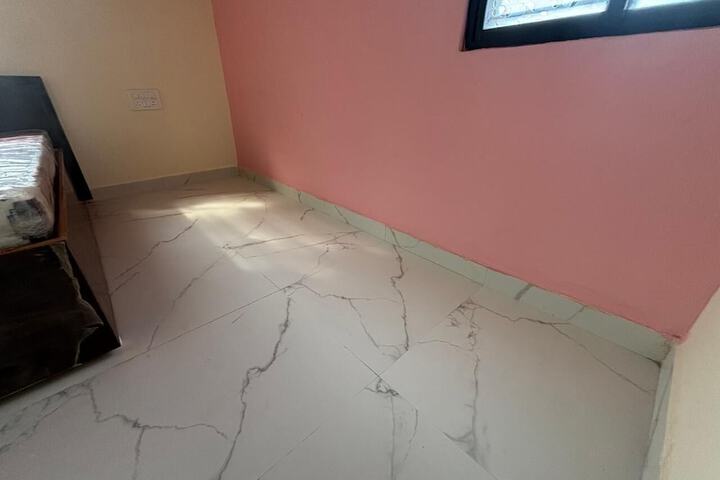 Room 5 of 28