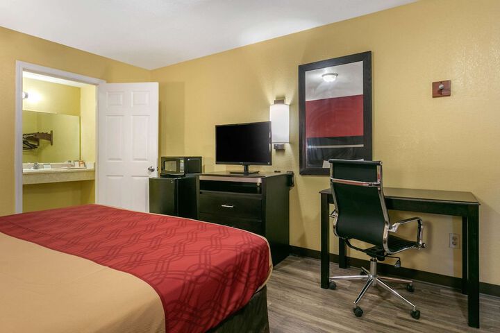 Room 11 of 27