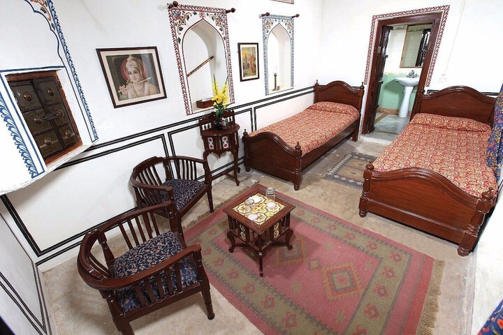 Room 9 of 24