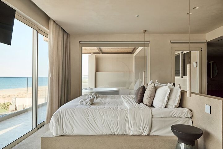 Room 47 of 212