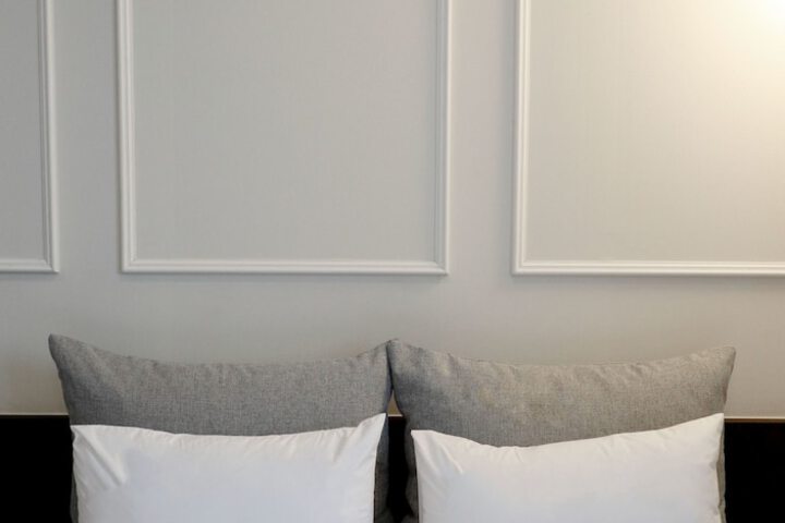 Room 11 of 32