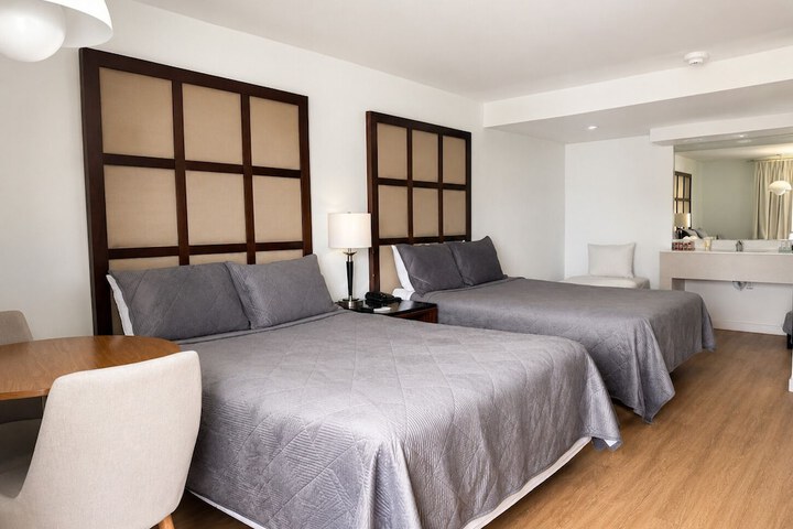 Room 9 of 16