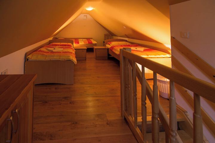 Room 12 of 74