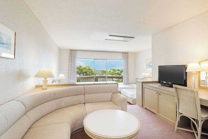 Room 6 of 46