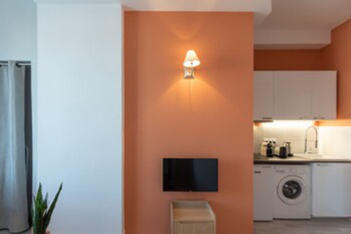 Room 13 of 31