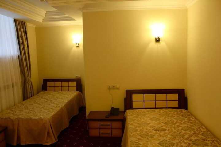 Room 10 of 48