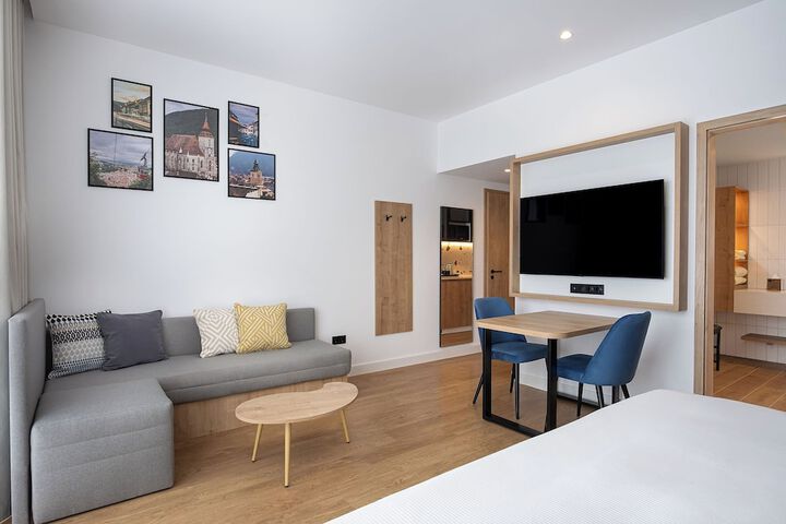 Room 45 of 83