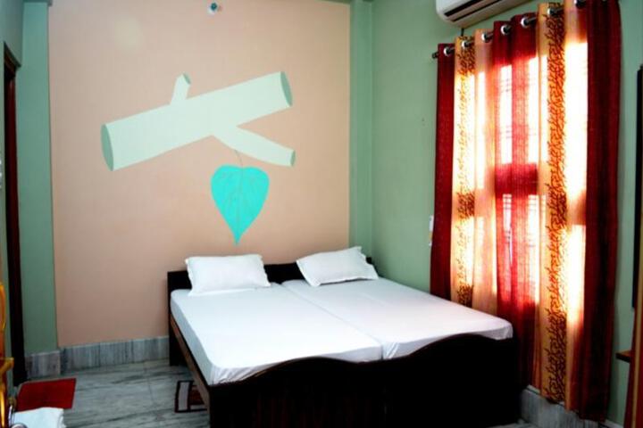 Room 2 of 6