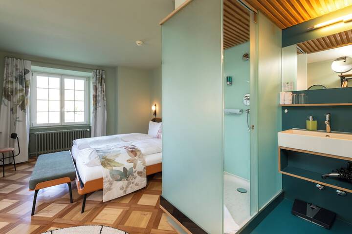 Room 8 of 35