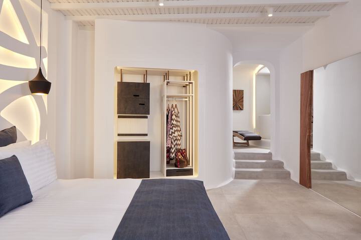 Room 15 of 62