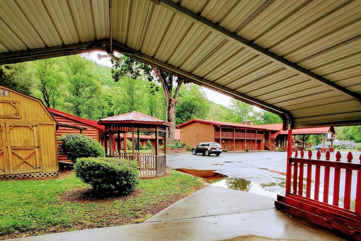 Property Grounds 21 of 48