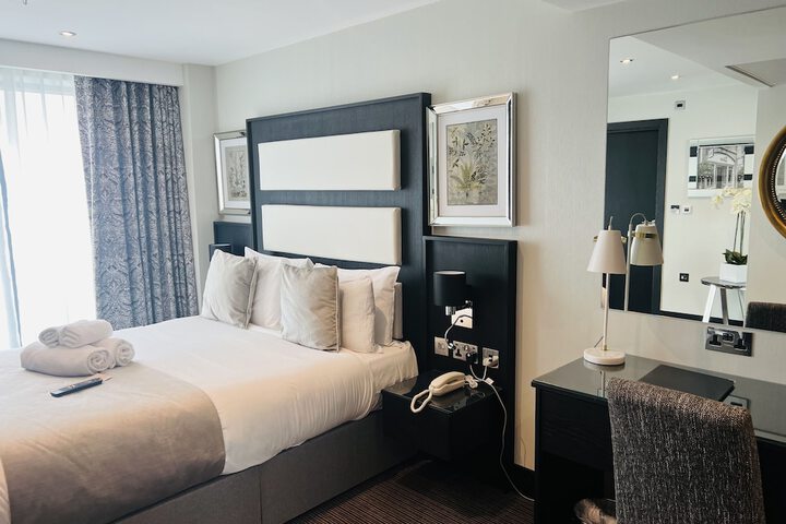 Room 13 of 90