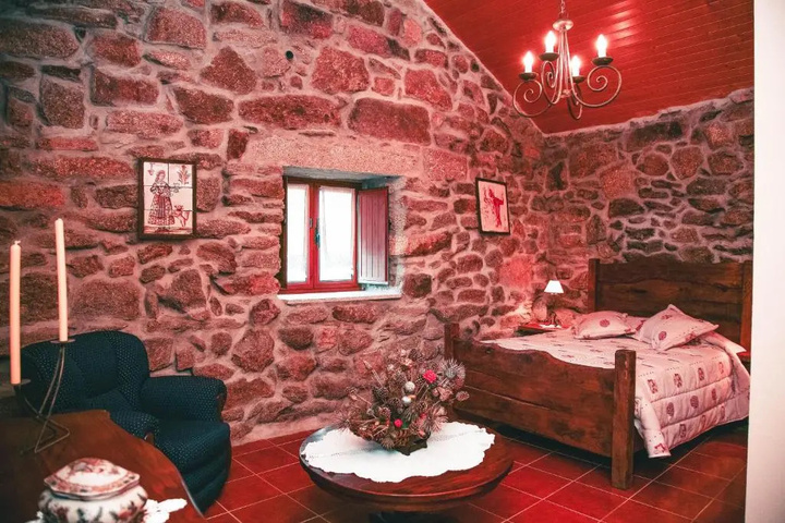 Room 4 of 18