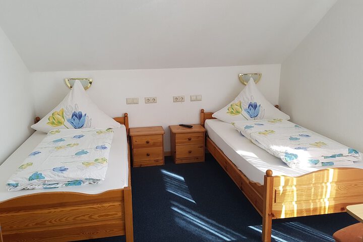 Room 8 of 39