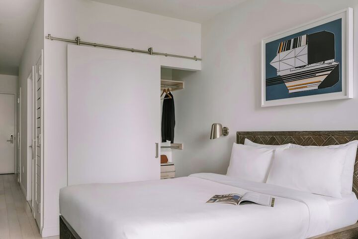 Room 43 of 104