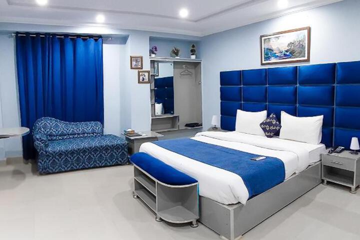 Crown Inn Hotel Multan