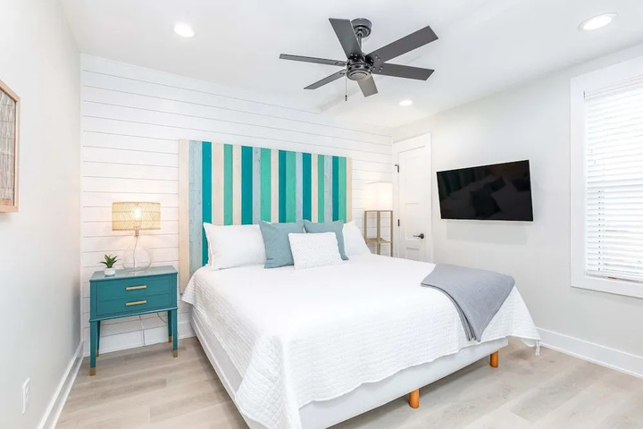 Room 2 of 17