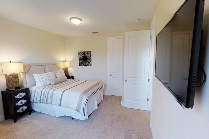 Room 7 of 48
