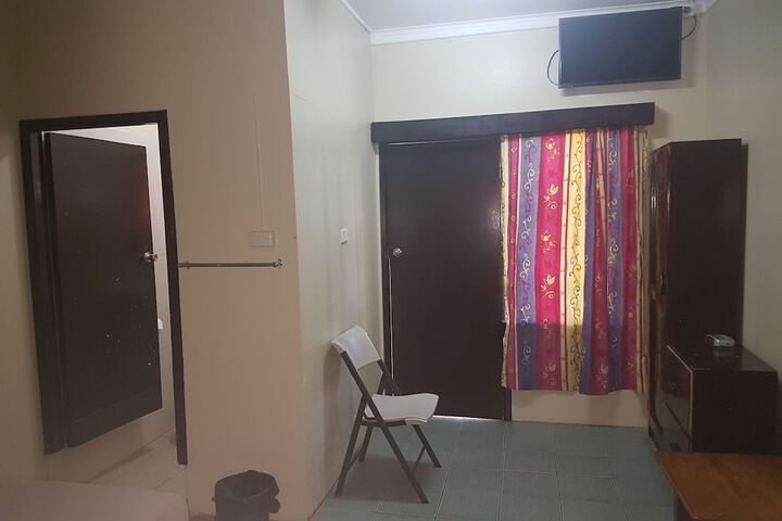 Room 16 of 33