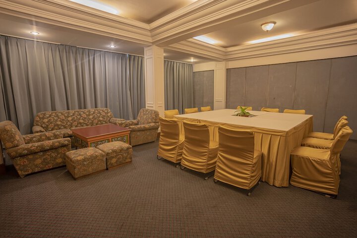 Ballroom/Hall 39 of 43