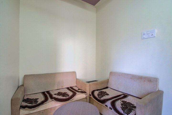 Room 27 of 38