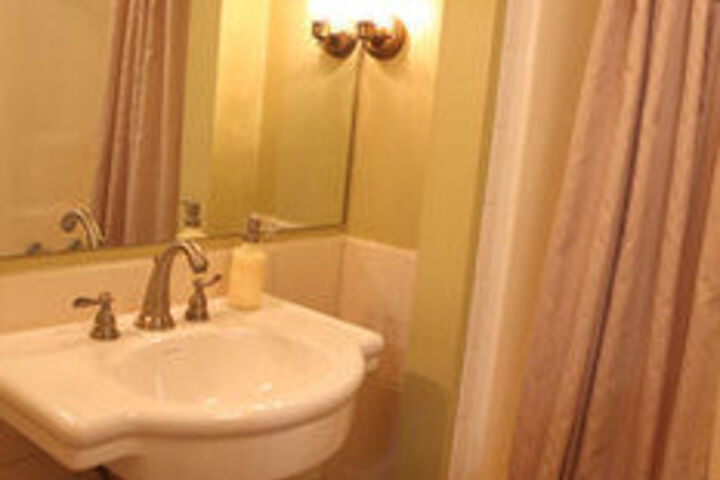 Room 2 of 49