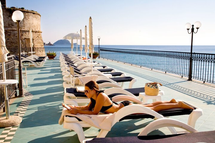 Sundeck 63 of 64