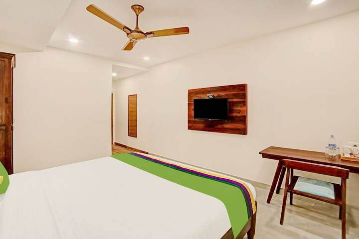 Room 19 of 38