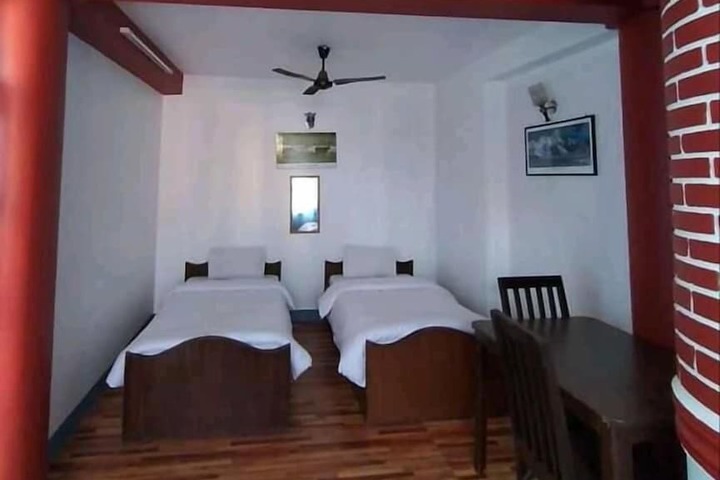 Room 20 of 28