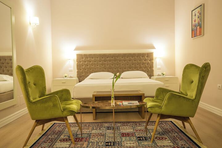 Room 16 of 40