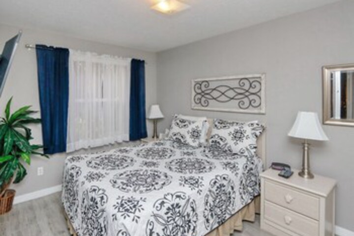 Room 12 of 120