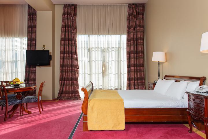 Room 4 of 34