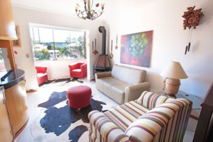 Room 4 of 9
