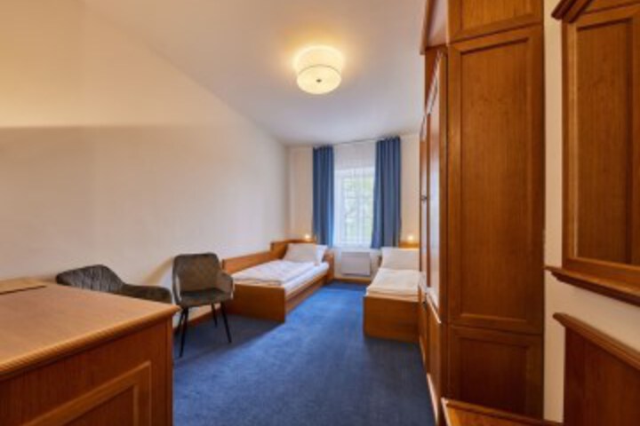 Room 13 of 74