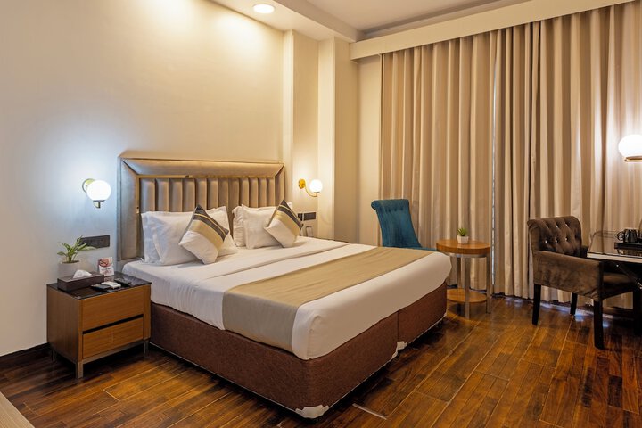 Room 10 of 60