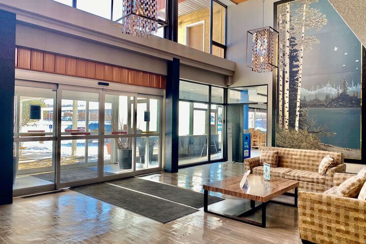 Entrance & Lobby