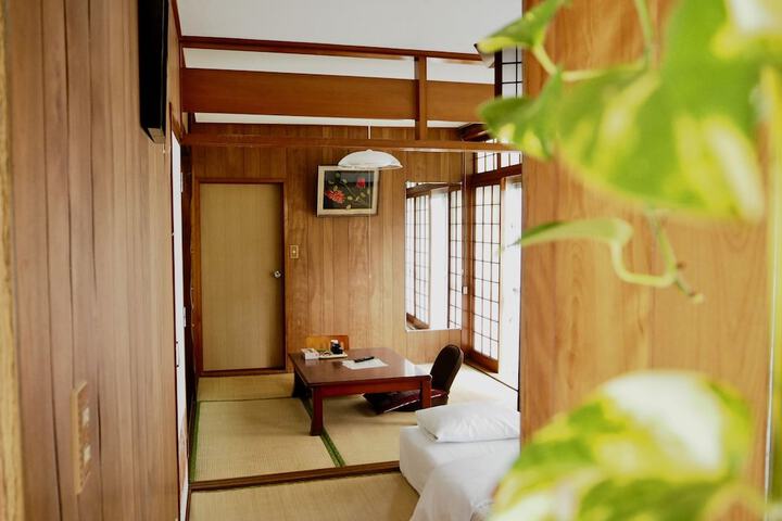 Room 20 of 68