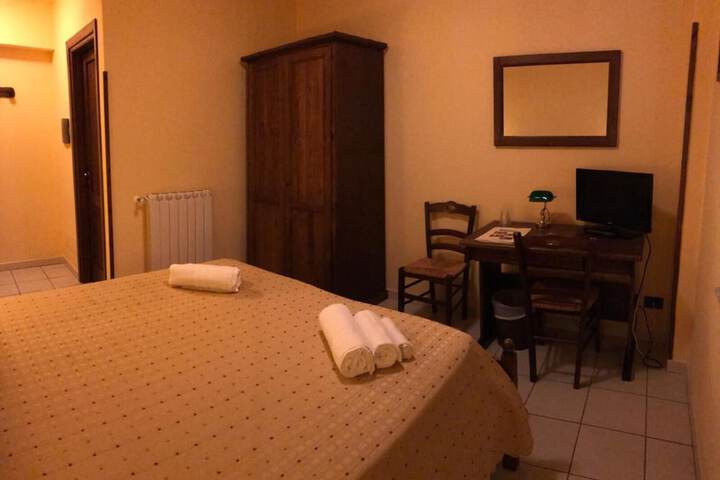 Room 15 of 48