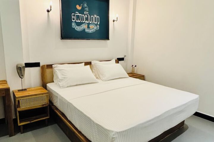 Room 5 of 32