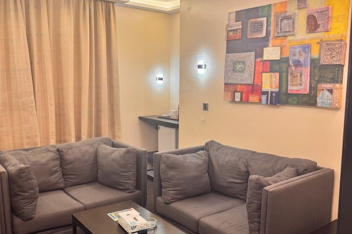 Room 18 of 48