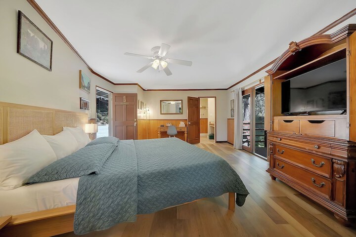 1 King Bed Mountain View (8 of 28)