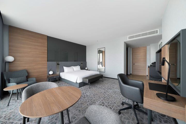 Room 27 of 120