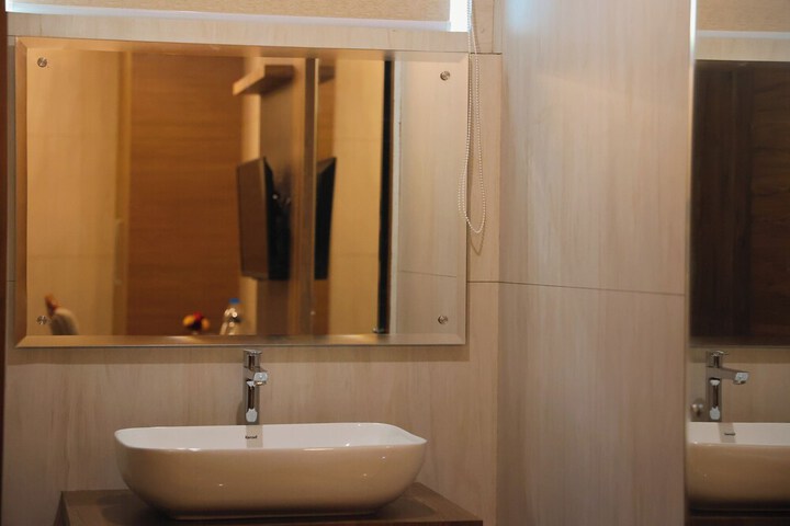 Room 30 of 50