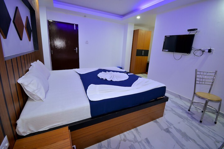 Room 27 of 82